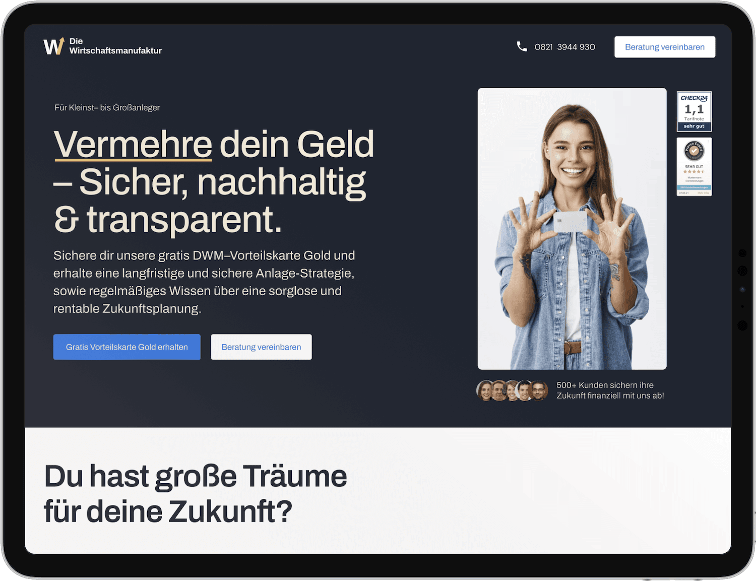 Mock-Up der Landingpage. Man sieht eine Frau, die lächelt und die Vorteilskarte der Frima in den Händen hält.
